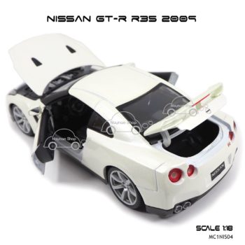 โมเดลรถ NISSAN GT-R R35 2009 สีขาวมุก (Scale 1:18) เปิดได้ครบ