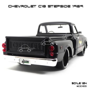 โมเดลรถกระบะ CHEVROLET C10 STEPSIDE 1969 สีดำด้าน (Scale 1:24) ท้ายรถ