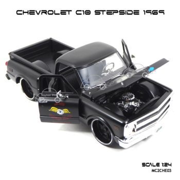 โมเดลรถกระบะ CHEVROLET C10 STEPSIDE 1969 สีดำด้าน (Scale 1:24) เปิดห้องเครื่องได้