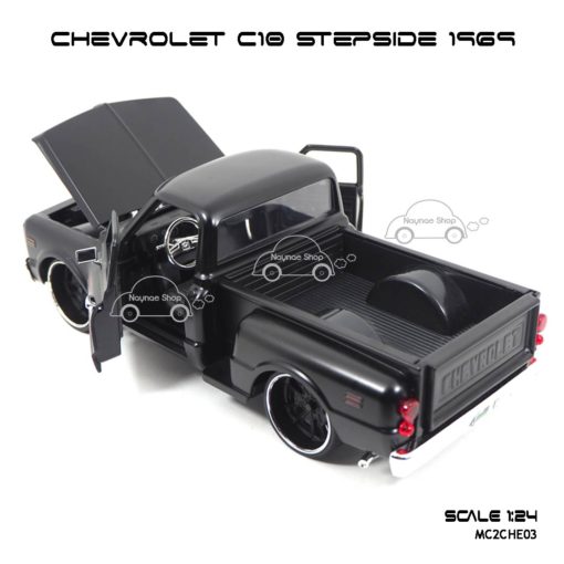 โมเดลรถกระบะ CHEVROLET C10 STEPSIDE 1969 สีดำด้าน (Scale 1:24) เปิดประตูซ้ายขวาได้