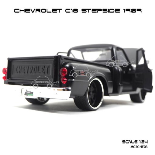 โมเดลรถกระบะ CHEVROLET C10 STEPSIDE 1969 สีดำด้าน (Scale 1:24) โมเดลสำเร็จ