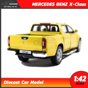โมเดลรถเบนซ์ Mercedes Benz X-Class สีเหลืองทอง (Scale 1:42) โมเดลรถกระบะเบนซ์ จำลองเหมือนจริง