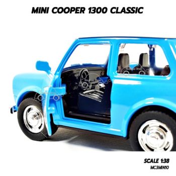 โมเดลรถคลาสสิค MINI COOPER 1300 CLASSIC สีฟ้า (1:38) ภายในรถเหมือนจริง