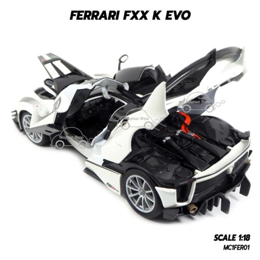 โมเดลรถ FERRARI FXX K EVO สีขาว (1:18) เปิดฝากระโปรงท้ายรถได้ เครื่องยนต์เหมือนจริง