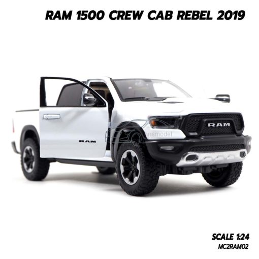 โมเดลรถกระบะ RAM 1500 CREW CAB REBEL 2019 สีขาว (1:24) กระบะยกสูง