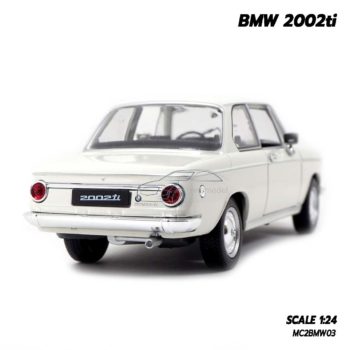 โมเดลรถคลาสสิค BMW 2002ti สีขาวครีม (Scale 1/24) สวยงามน่าสะสม