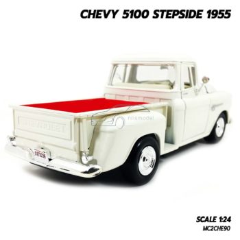 โมเดลรถกระบะ CHEVY 5100 STEPSIDE 1955 สีขาว โมเดลประกอบสำเร็จ พร้อมตั้งโชว์