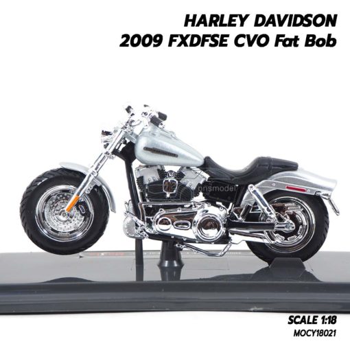 โมเดลฮาเล่ย์ HARLEY DAVIDSON 2006 FXDBI Dyna Street Bob (1:18) Harley Models ของสะสม