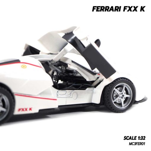 โมเดลรถเหล็ก FERRARI FXX K สีขาว (1:32) ภายในรถจำลองเหมือนจริง