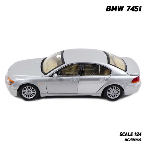 โมเดลรถยนต์ BMW 745i สีบรอนด์ (Scale 1:24) รถเหล็กจำลอง พร้อมตั้งโชว์ Welly