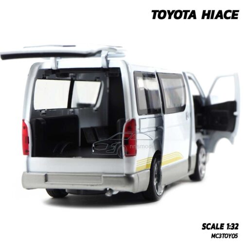 โมเดลรถตู้ TOYOTA HIACE สีขาว (1:32) โมเดลรถเหล็ก ประกอบสำเร็จ พร้อมถ่าน