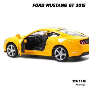 โมเดลรถมัสแตง FORD MUSTANG GT 2015 สีเหลืองคาดลาย (1:36) model ภายในรถจำลองเหมือนจริง