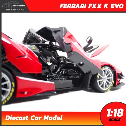 โมเดลรถเฟอร์รารี่ Ferrari FXX K EVO (1:18) Elite รถเหล็กจำลอง ภายในรถจำลองสมจริง Bburago