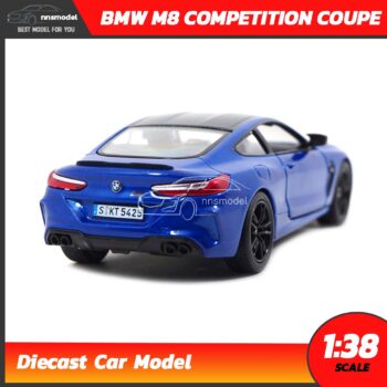 โมเดลรถ BMW M8 Competition Coupe สีน้ำเงิน (Scale 1:38) รถเหล็กจำลองสมจริง มีลานวิ่งได้