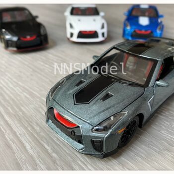 โมเดลรถ NISSAN GT-R R35 สีเทา